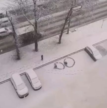 Отвези детей погулять на первый снег в Москве, говорили они. Будет весело, говорили они