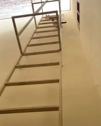 Удачный пример спуска с лестницы⁠⁠
