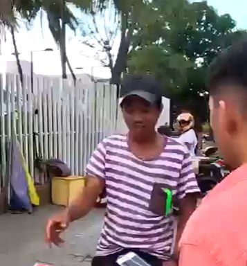 Филиппинский уличный фокусник
