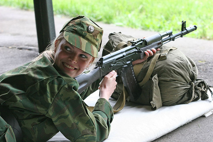 Девушки российской армии
