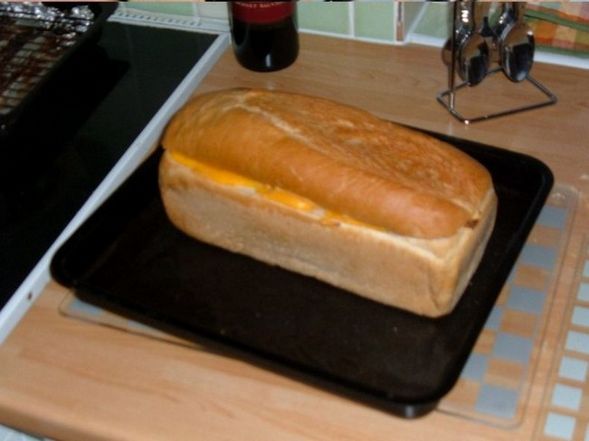Очень сытный бутерброд :)