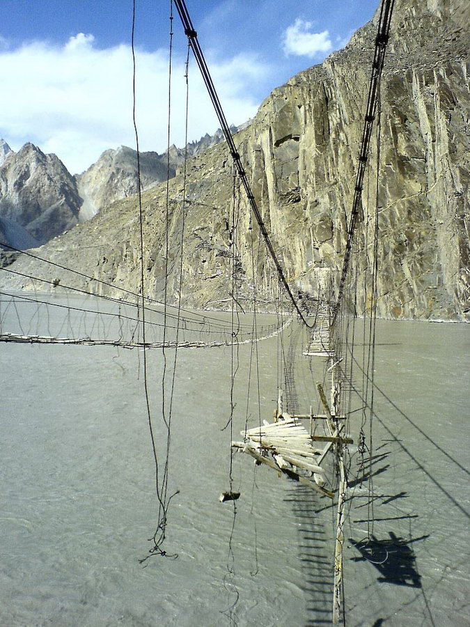 Подвесной мост в Пакистане