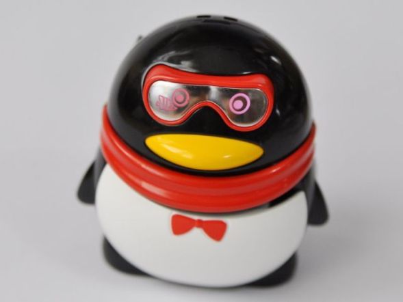 Думаете это обычная игрушка-пингвин?