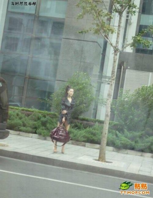 Девушка в центре Пекина