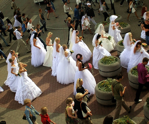 В Риге прошел парад невест