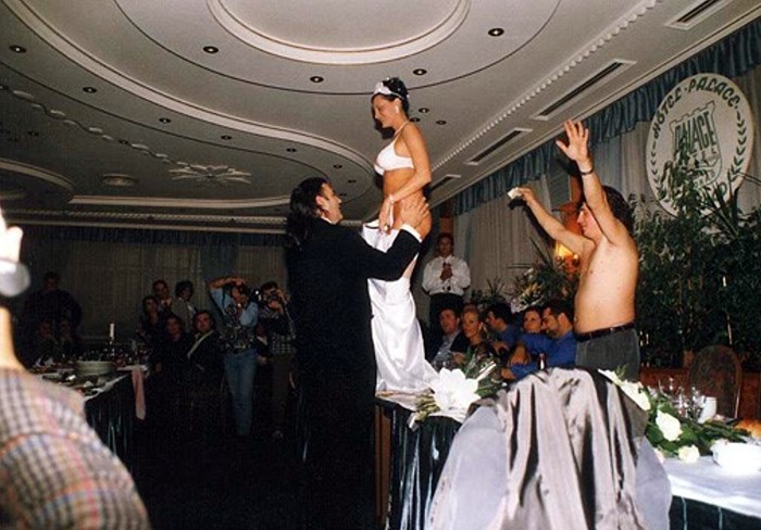 Вот так справляют свадьбы в Сербии