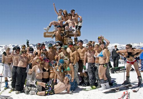 Лыжницы в бикини