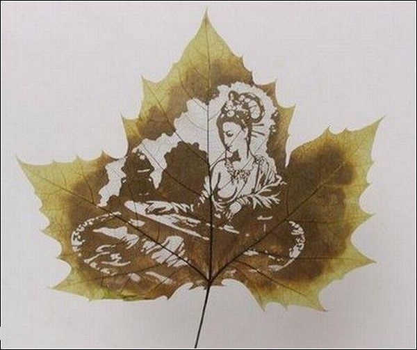 Рисунки на листьях