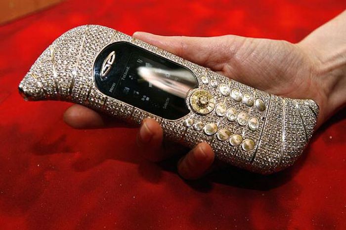 Мобильный телефон за 1 миллион евро