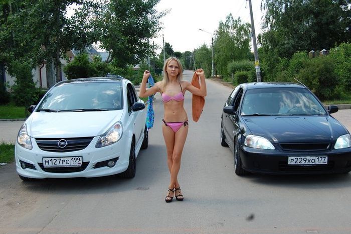 Девушки и машины