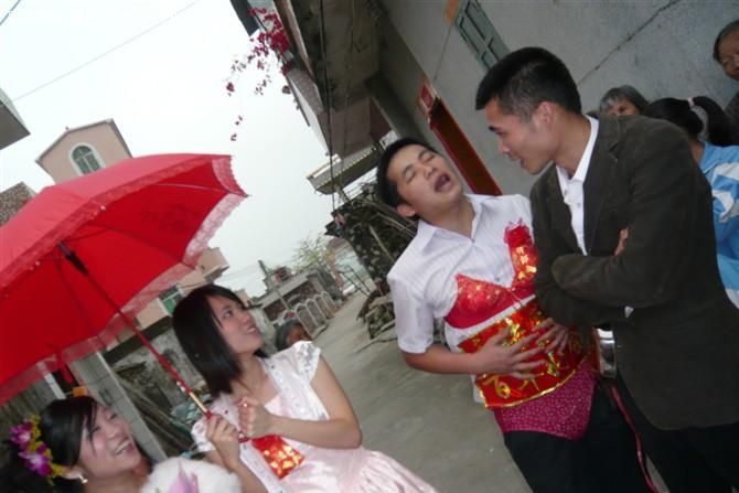 Необычная свадьба прошла в Китае