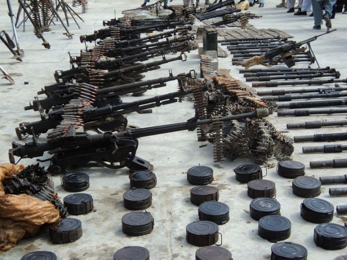 Конфискованное оружие у бойцов Талибана