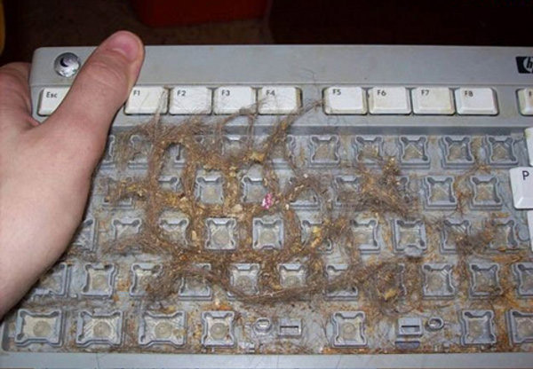 А ты разбирал свою клавиатуру? :)