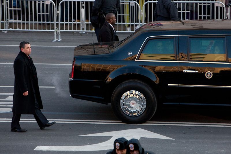 Как Обама на лимузине застрял :)