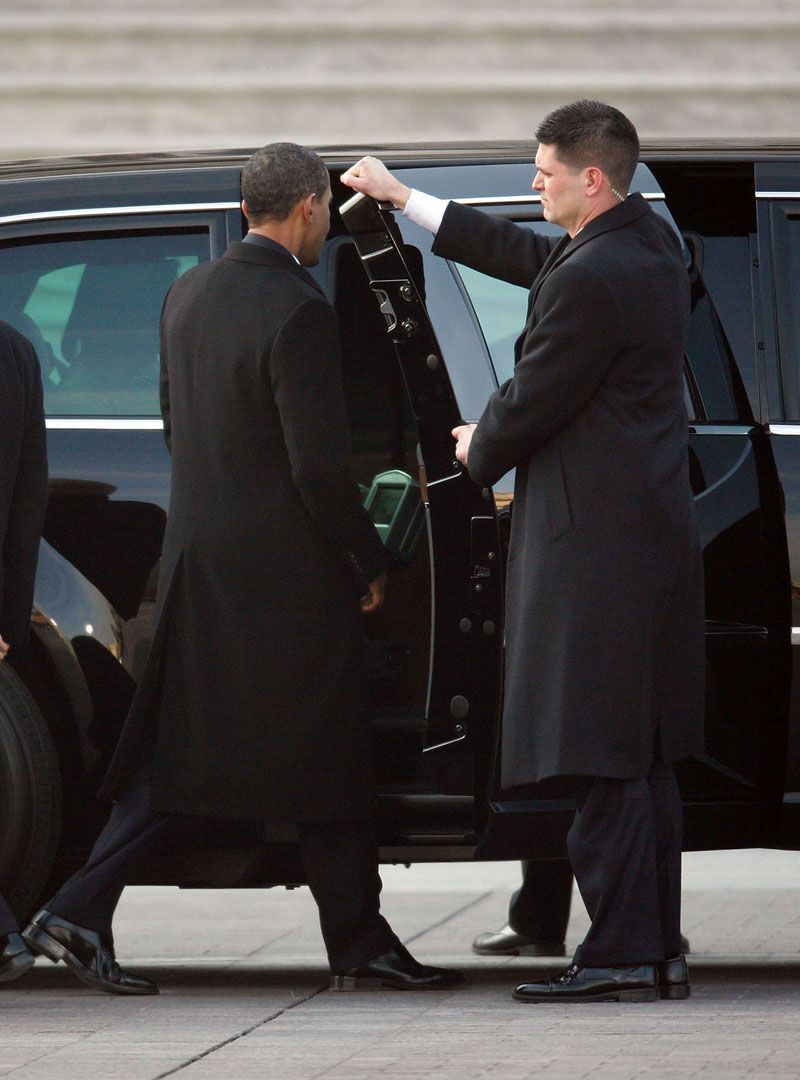 Как Обама на лимузине застрял :)