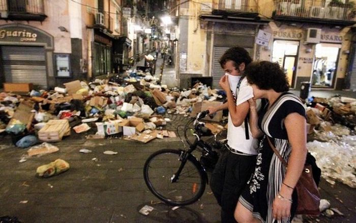 «Мусорный кризис» в Неаполе