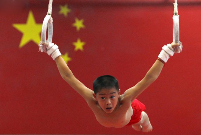 Почему китайцы сильны в гимнастике...
