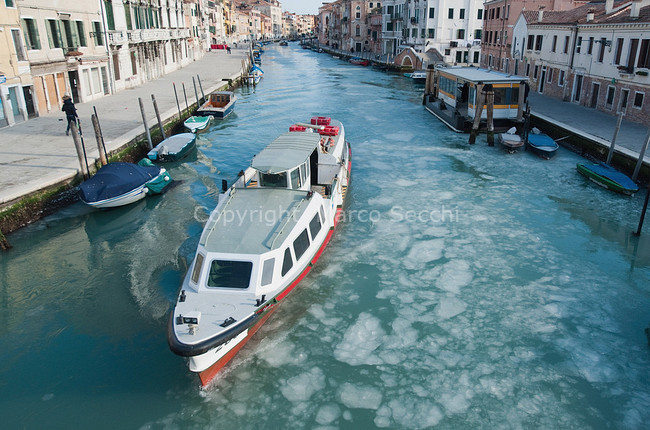 Скованная льдами Венеция