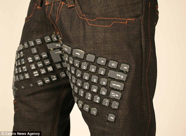 Штаны со встроенной клавиатурой