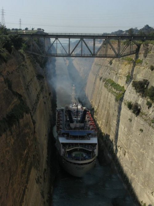 Самый узкий в мире судоходный канал