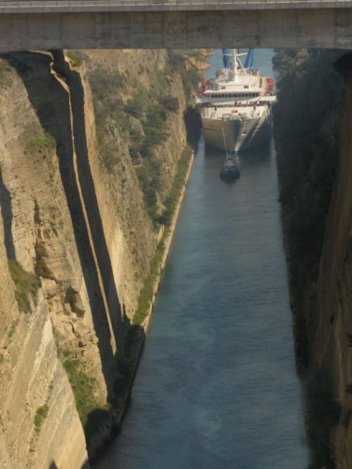 Самый узкий в мире судоходный канал