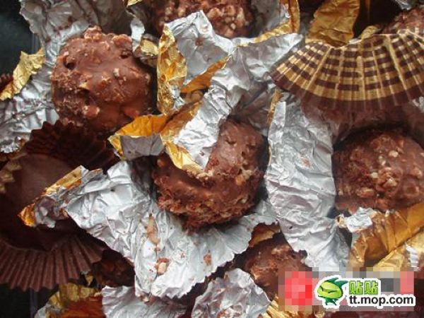 Шоколадные конфеты с живым белком
