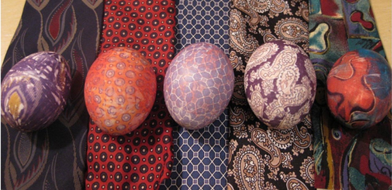 Красим яйца галстуками
