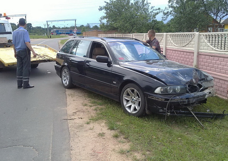 Cотрудники автомойки разбили автомобиль клиента