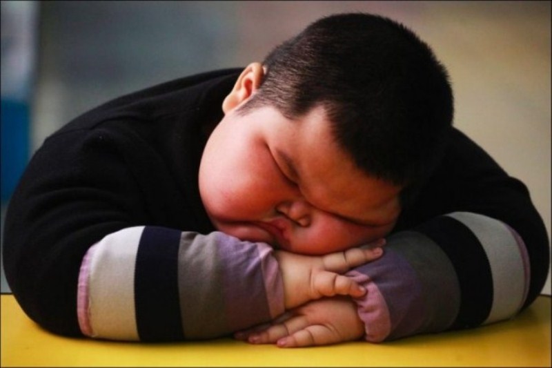 3-х летний ребенок из Китая весит 60 килограмм
