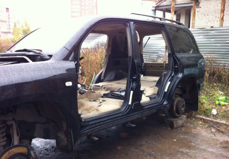 Жители Тольятти жестко мстят владельцам иномарок за нелюбовь к отечественному автопрому