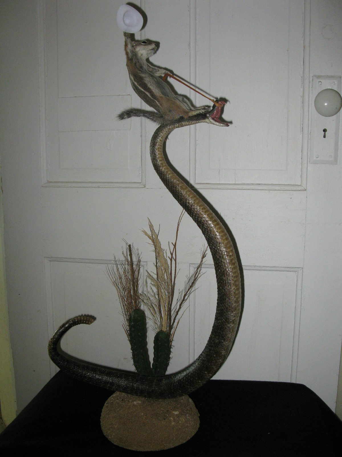 Змей и белка