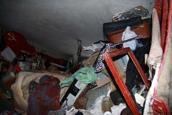 Хозяина захламленной квартиры в Гродно отыскали через три дня в одной из комнат