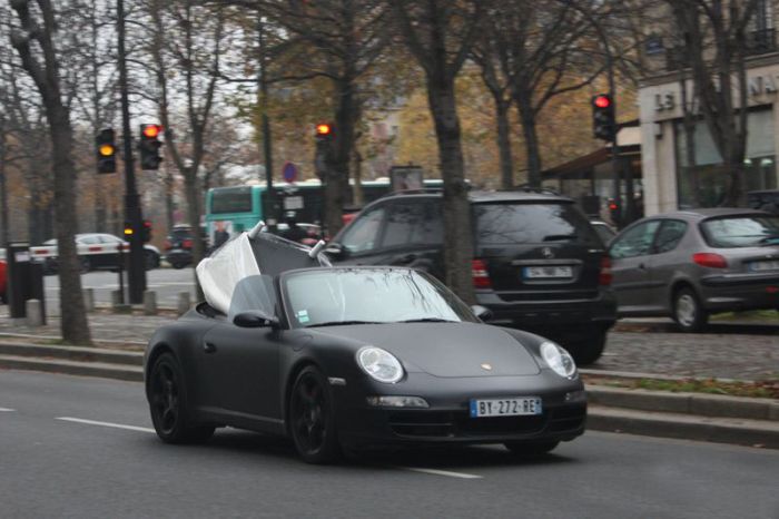 Porsche 997 Carrera S везет домой новое кресло