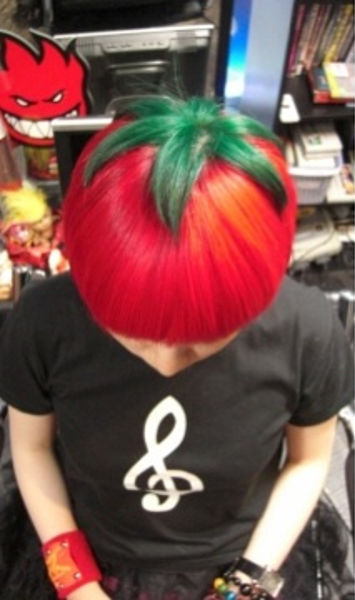 В японской парикмахерской можно стать даже помидором