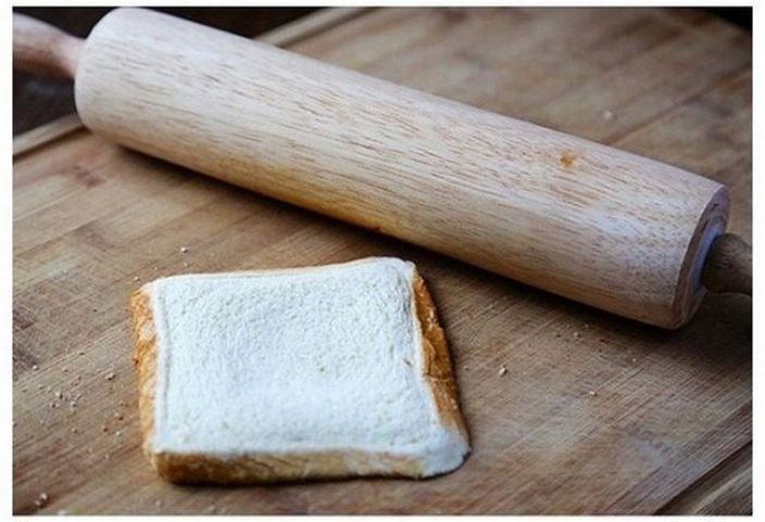 Простой и вкусный завтрак из хлеба и сыра