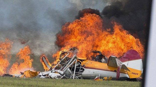 Женщина-каскадер разбилась вместе с самолетом во время авиашоу