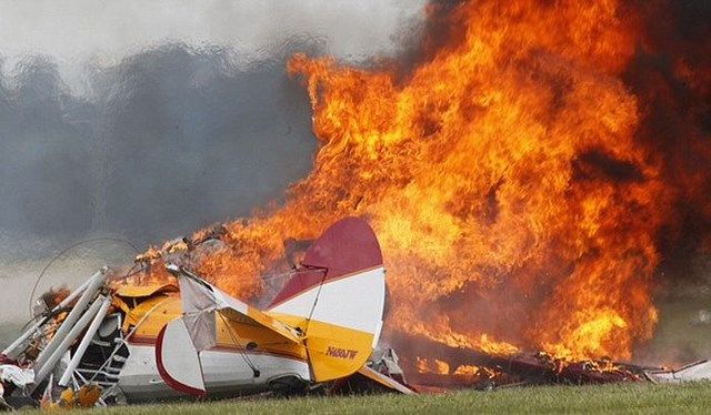 Женщина-каскадер разбилась вместе с самолетом во время авиашоу