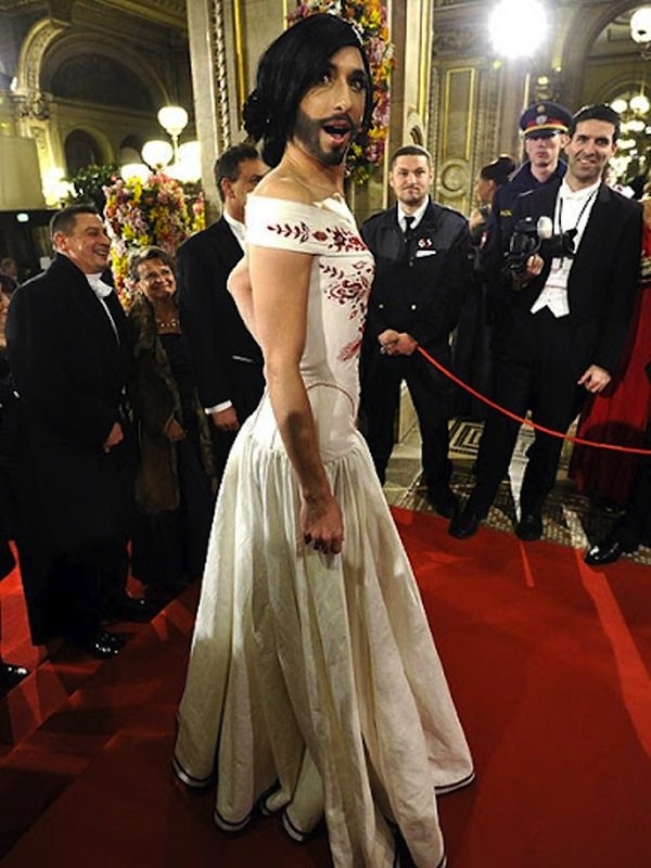 Бородатый трансвестит будет представлять Австрию на "Евровидении 2014"
