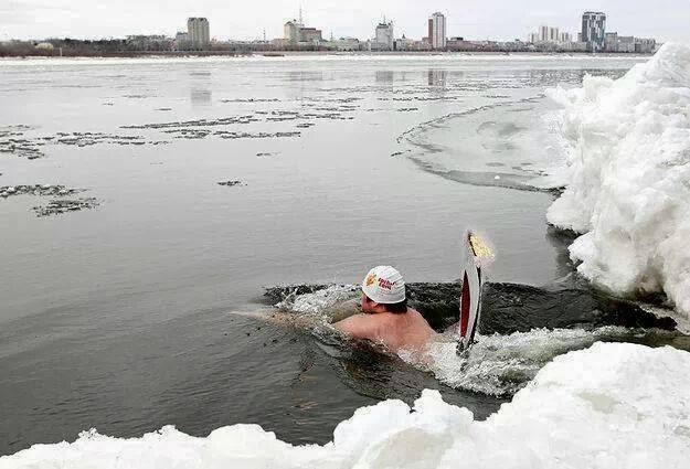 Приключения олимпийского огня продолжаются