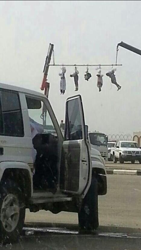 Пять тел казненных преступников выставлены на показ в Саудовской Аравии