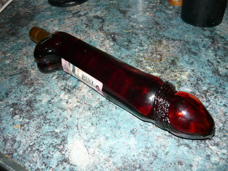 Оригинальная бутылка коньяка