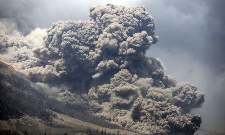 Извержение вулкана в Индонезии на острове Ява
