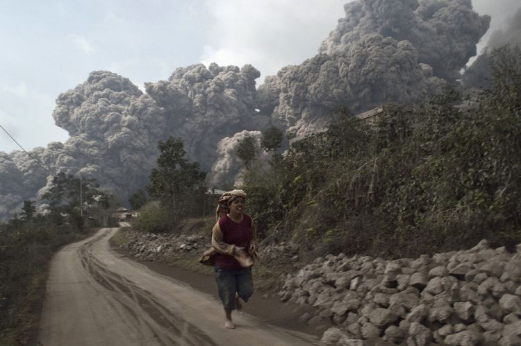Извержение вулкана в Индонезии на острове Ява