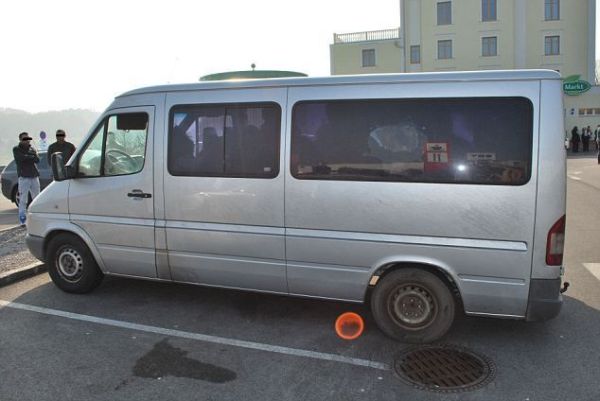 Сколько румынских нелегалов влезет в один микроавтобус