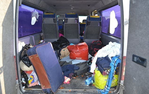 Сколько румынских нелегалов влезет в один микроавтобус