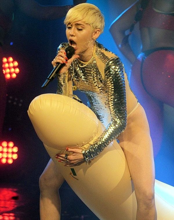 naked-pop-stars-cock