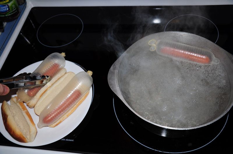 Защищаем сосиски для хот-дога от подгорания