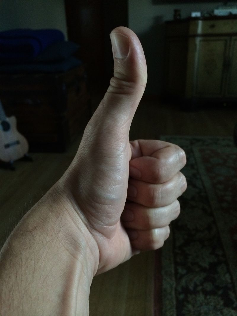 Большой палец, которым можно обманывать женщин в постели :)