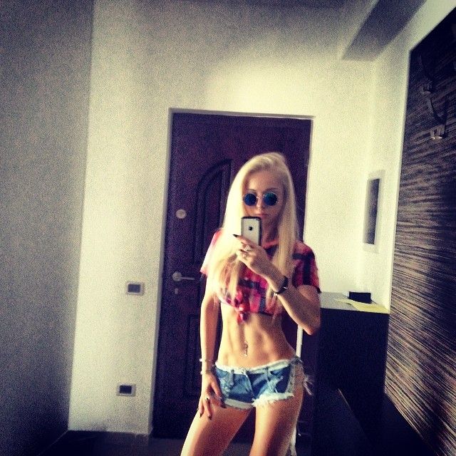 Одесская Барби Валерия Лукьянова занялась фитнесом и накачала мышцы