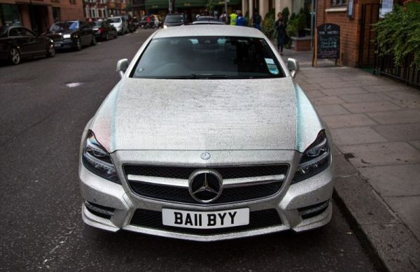 Русская студентка в Лондоне покрыла свой Mercedes CLS 350 миллионом кристаллов Сваровски